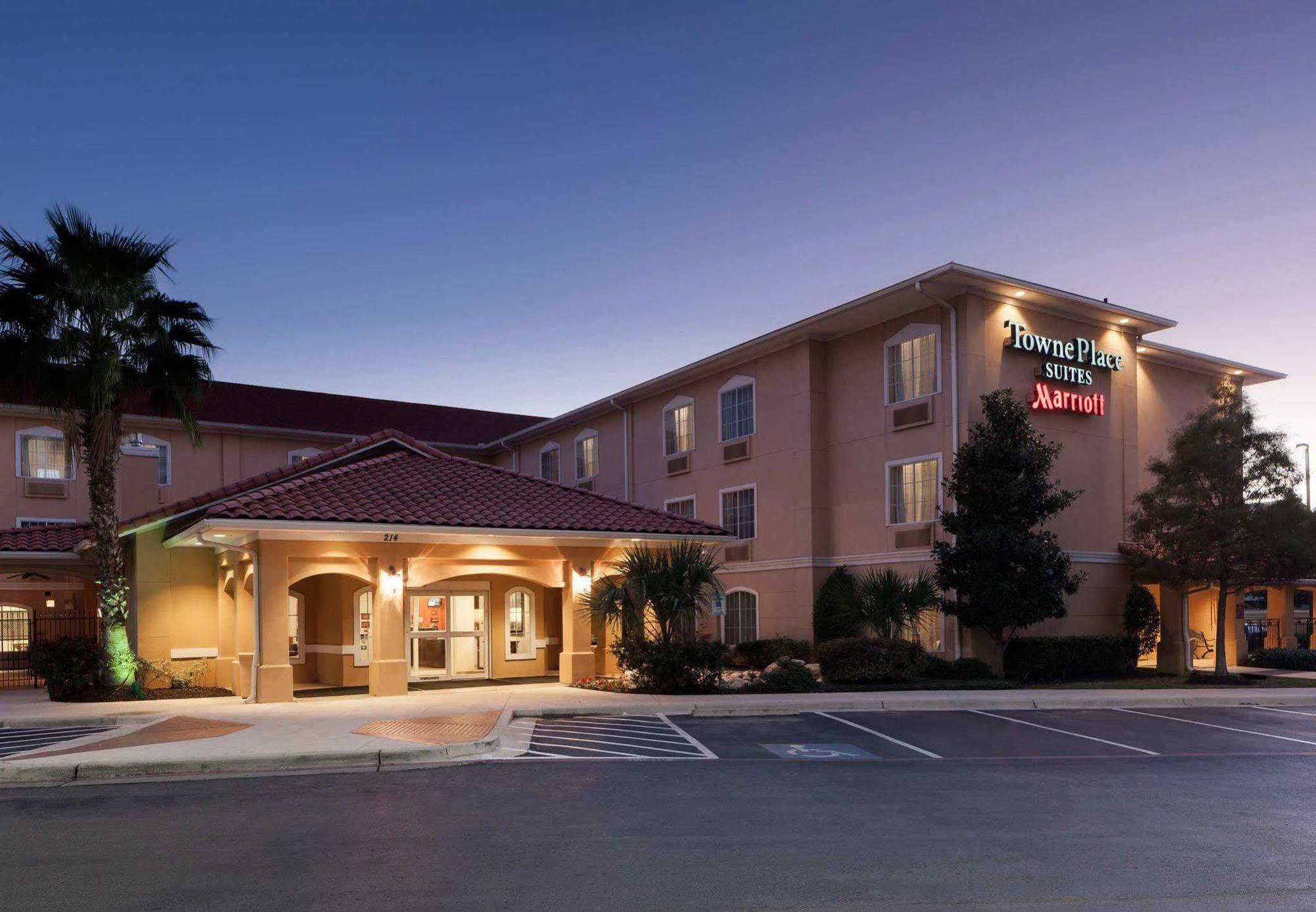 Towneplace Suites By Marriott San Antonio Airport Exterior photo