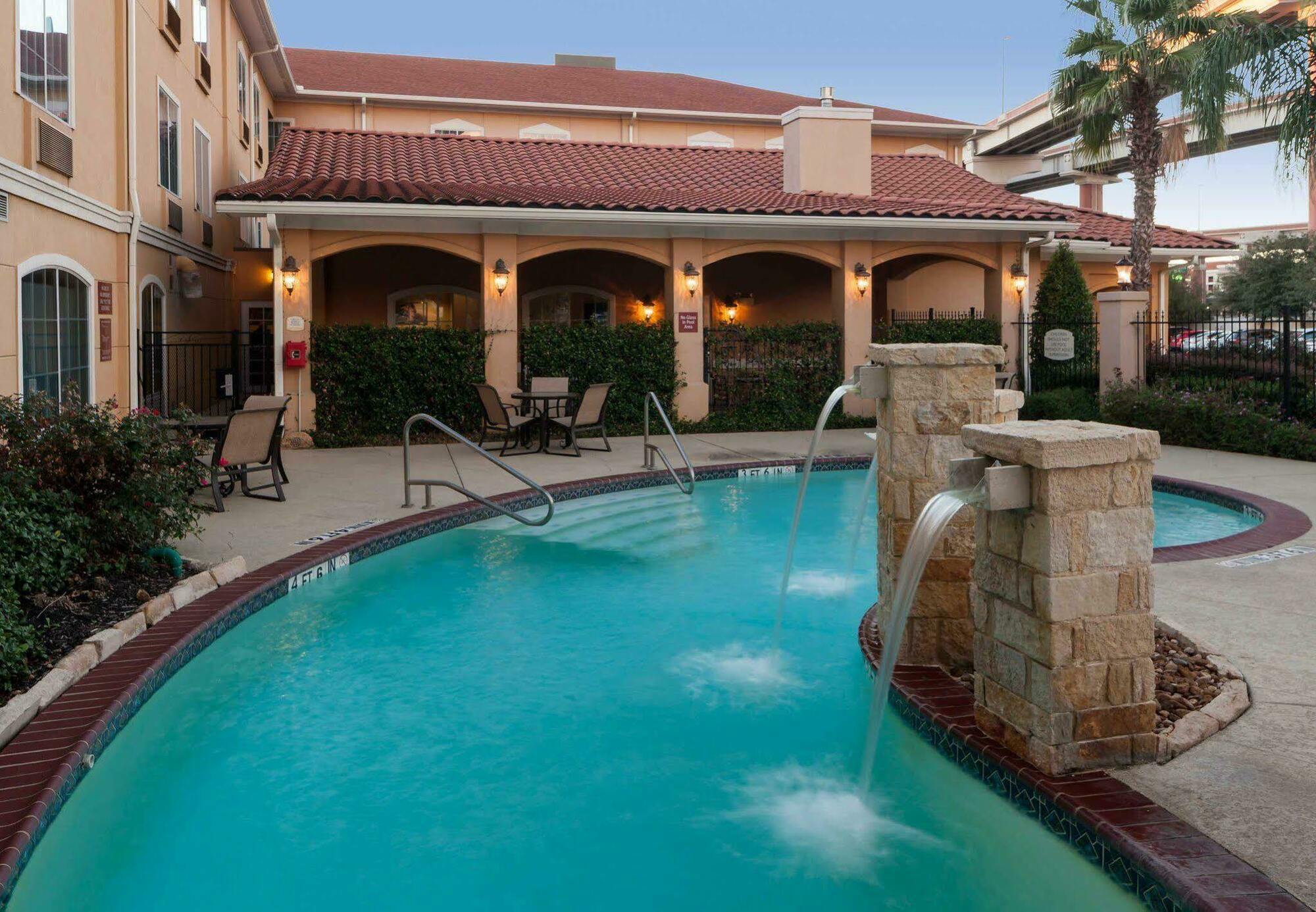 Towneplace Suites By Marriott San Antonio Airport Exterior photo